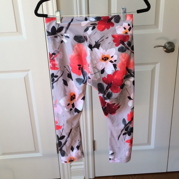 Fabletics leggings - Picture 2 of 3